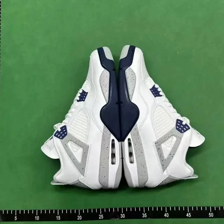 AJ 4